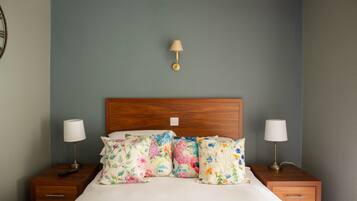 Double Room | Iron/ironing board, free WiFi, bed sheets