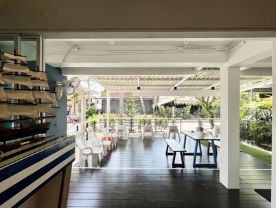 Nautical Home & Seashell House B&B