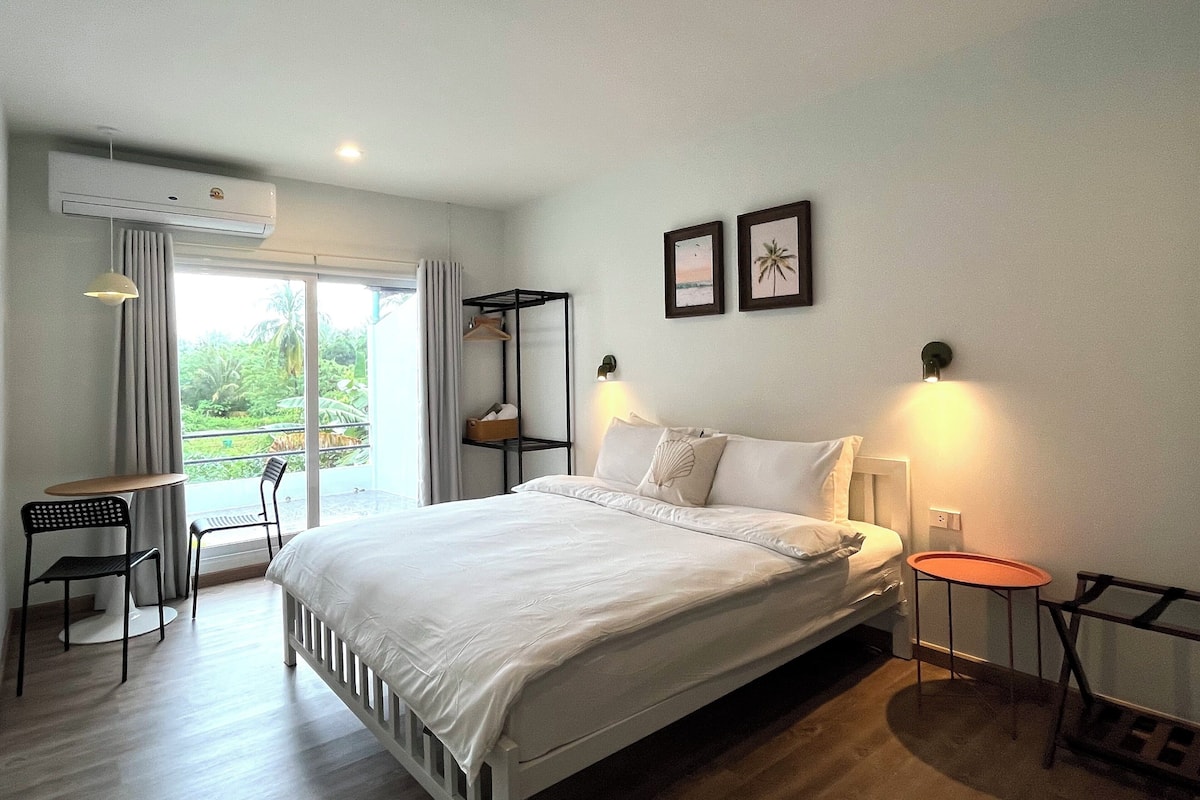 Superior Double Room, Garden View, Annex Building | Individually decorated, individually furnished, desk, free WiFi