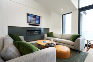 Luxury Chalet, 3 Bedrooms (5 Whitehorse Village Road Mt Buller ) | Living room