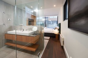 Luxury Chalet, 3 Bedrooms (5 Whitehorse Village Road Mt Buller ) | Iron/ironing board - Buller Holidays Apartment Rentals (Mount Buller)