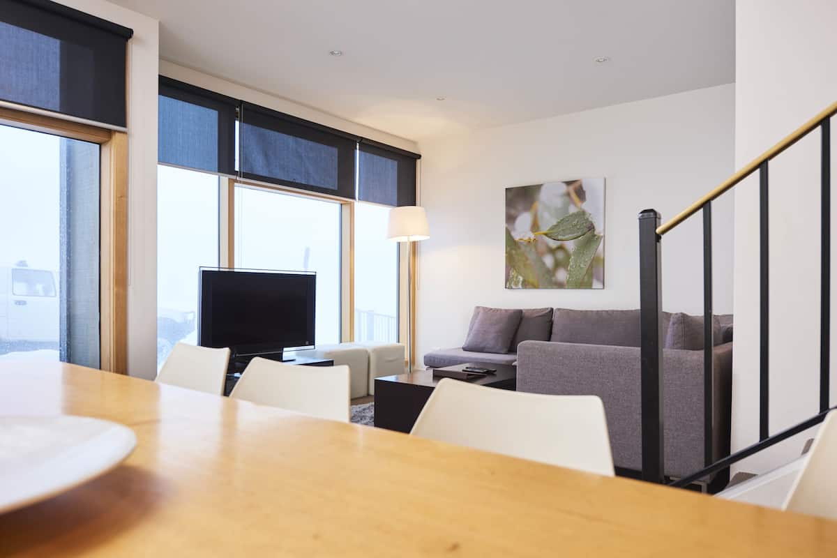 Apartamento, 2 quartos, vista para o vale (ABOM 1) | Sala de estar | TV de tela plana