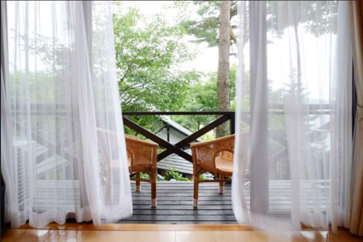 Down duvets, in-room safe, desk, blackout curtains