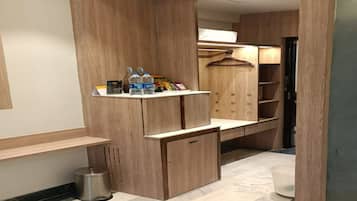 1 Schlafzimmer, Minibar, Zimmersafe, Schreibtisch