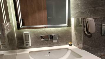 Shower, free toiletries, towels, soap