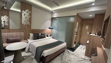 1 bedroom, minibar, in-room safe, desk