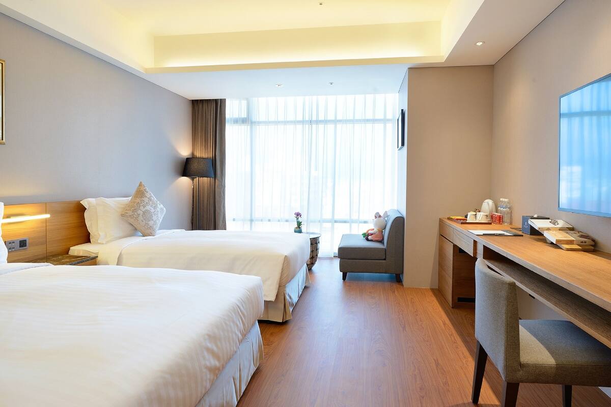 Deluxe Twin Room, 2 Double Beds | 1 bedroom, premium bedding, minibar, in-room safe