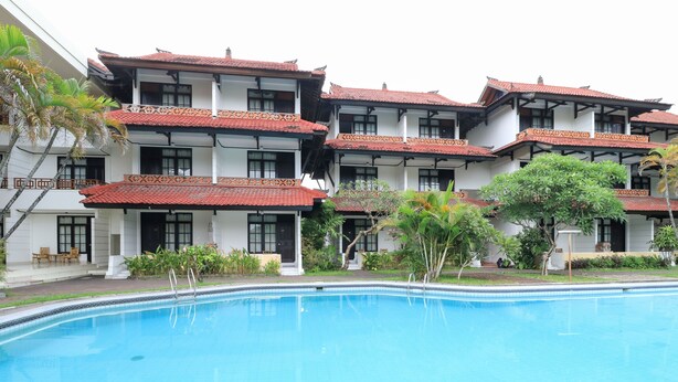 Outdoor pool - Hotel Oranjje (Denpasar)