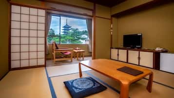 Japanese Style Room for 4 People | In-room safe, individually furnished, blackout drapes