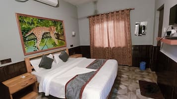 Premium Room | Desk, iron/ironing board, free WiFi