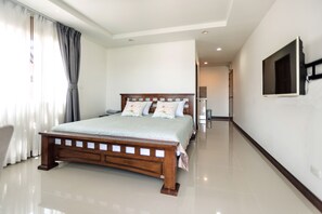 Deluxe Sea View - Beach 7 Condo by GrandisVillas (Pattaya)