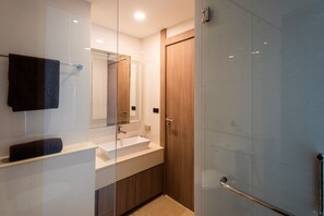 Bathroom - Nam Talay Condo by GrandisVillas (Pattaya)