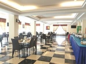 Breakfast area - Hotel Aye Chan Thar (Oattara Thiri Township)