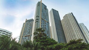 A cluster of high-rise buildings with a clear sky. - NorthPoint Pattaya Luxury Apartments by GrandisVillas (Pattaya)