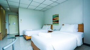 Twin Room | Rollaway beds, free WiFi - Central Place Hotel (Rayong)