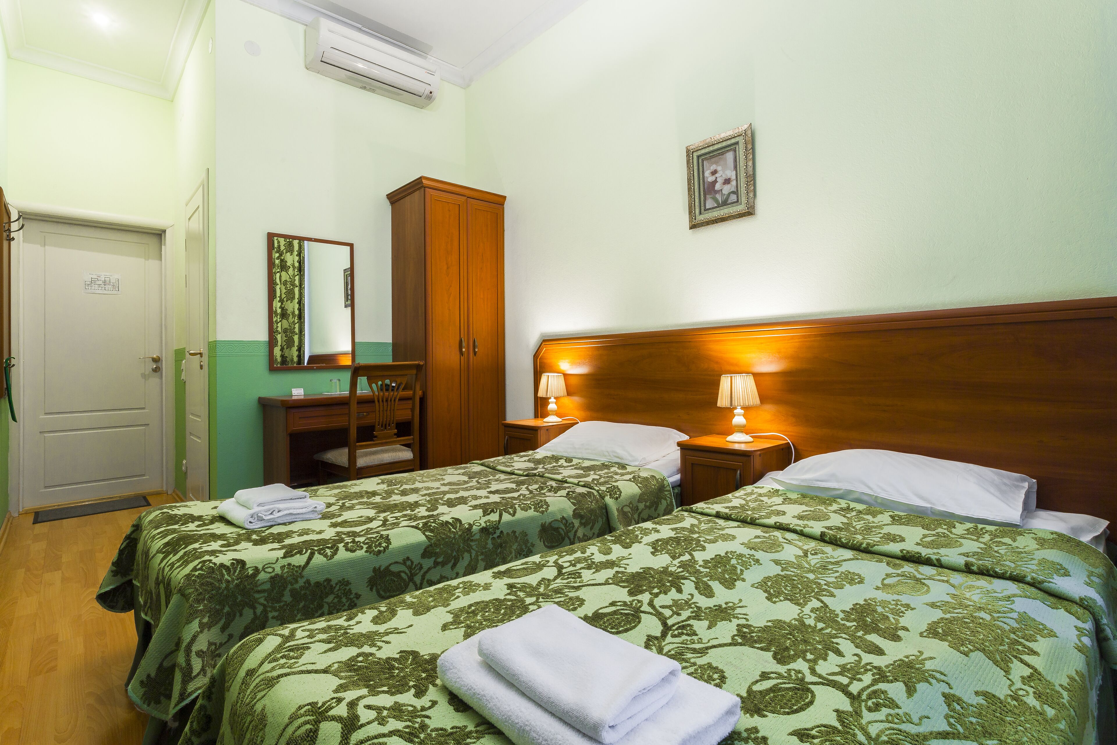 Desk, rollaway beds, free WiFi