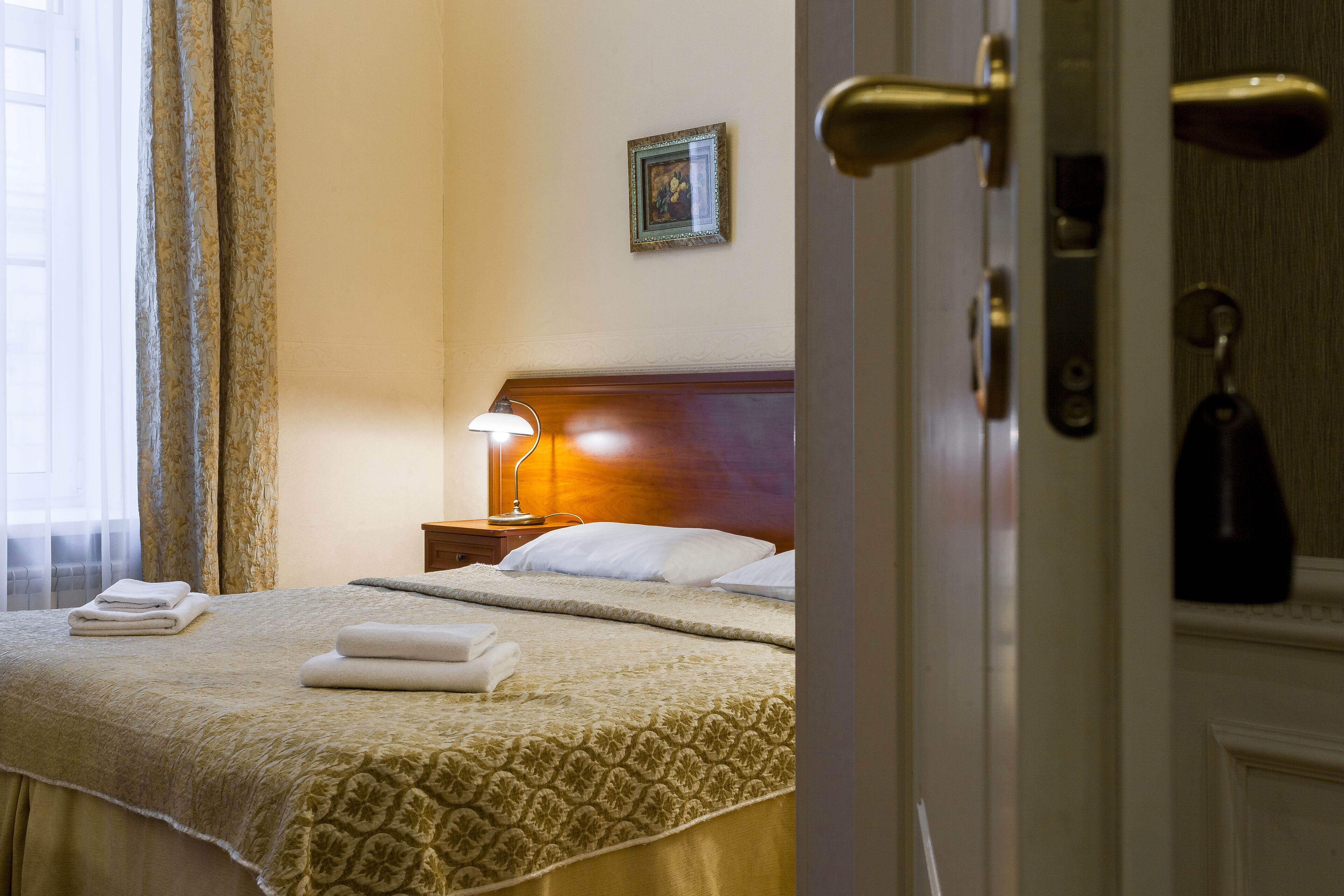 Desk, rollaway beds, free WiFi