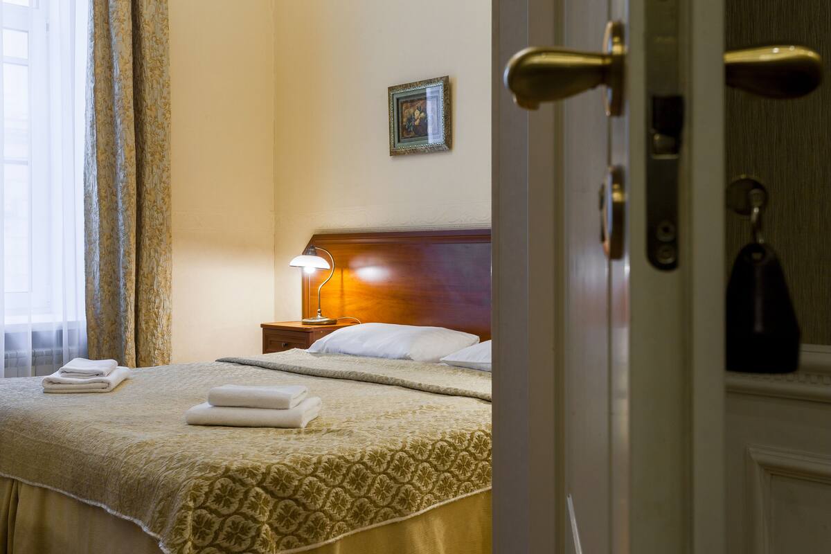 Desk, rollaway beds, free WiFi