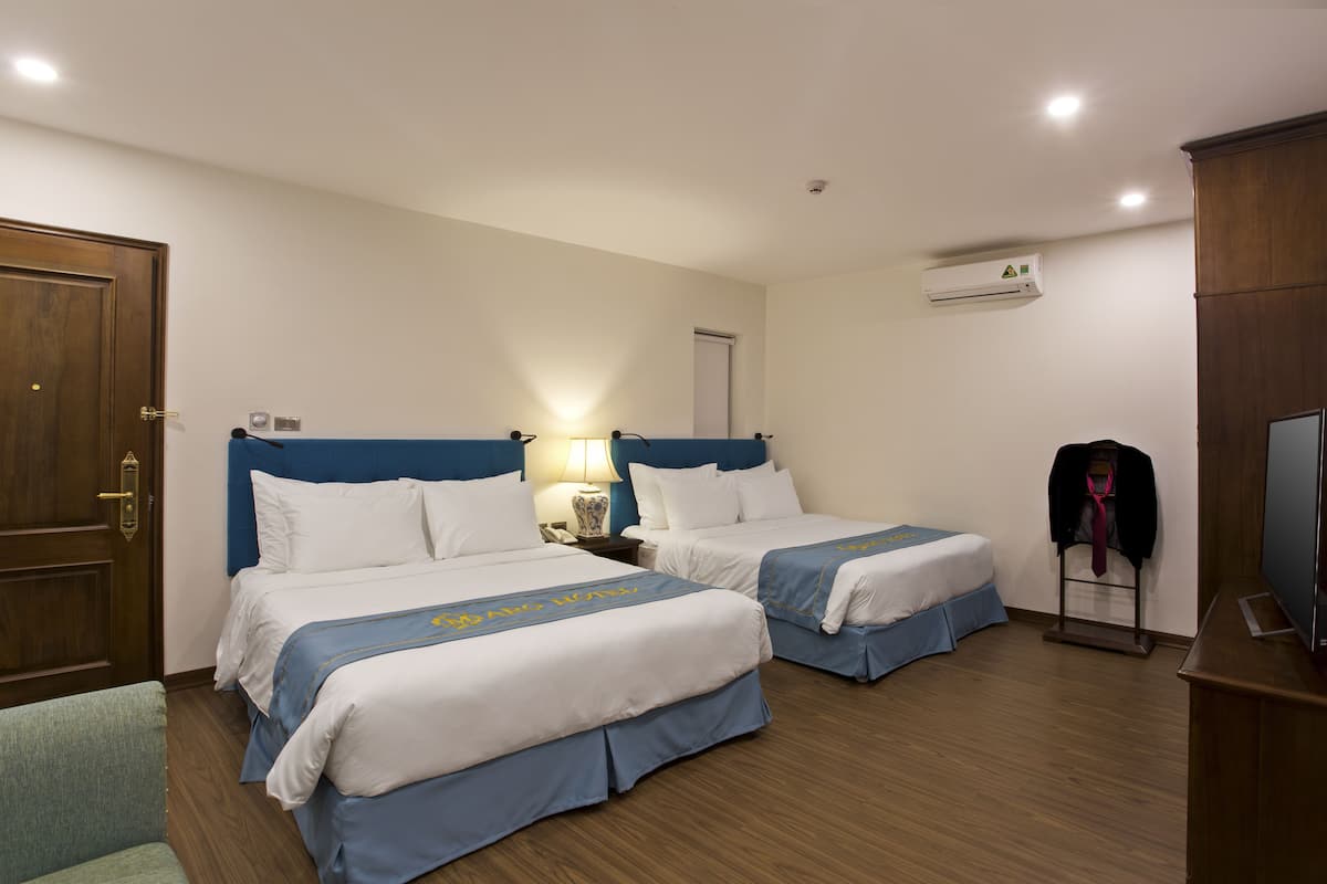 1 bedroom, premium bedding, pillow-top beds, minibar