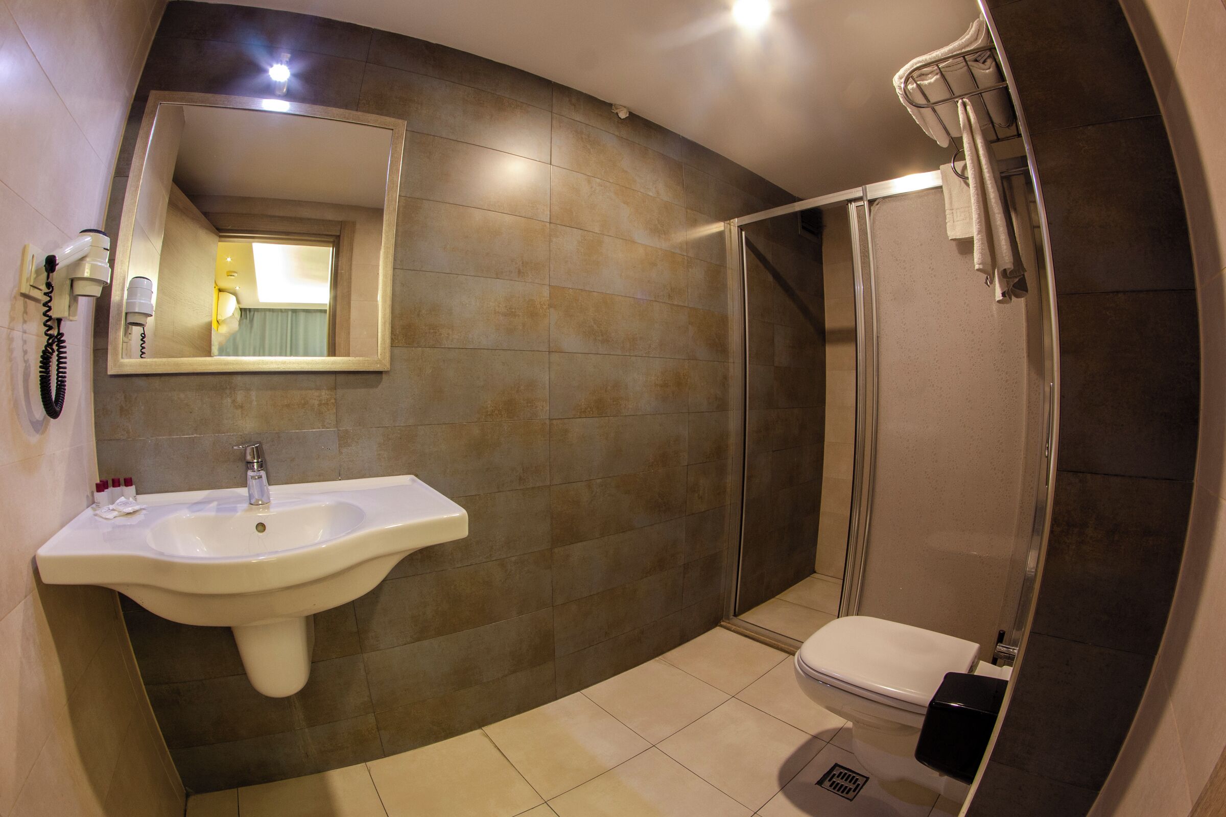 suite | bathroom | shower, free toiletries, hair dryer, slippers