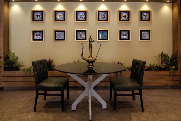 32-inch LCD TV with satellite channels, TV