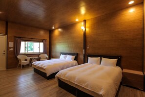 Quadruple Room | Blackout drapes, rollaway beds, free WiFi, bed sheets - Dream House (Hengchun)