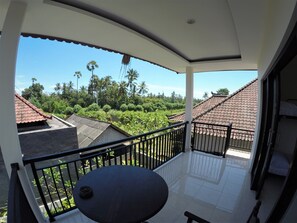 デラックス バンガロー 1 ベッドルーム バルコニー マウンテンビュー | テラス / パティオ