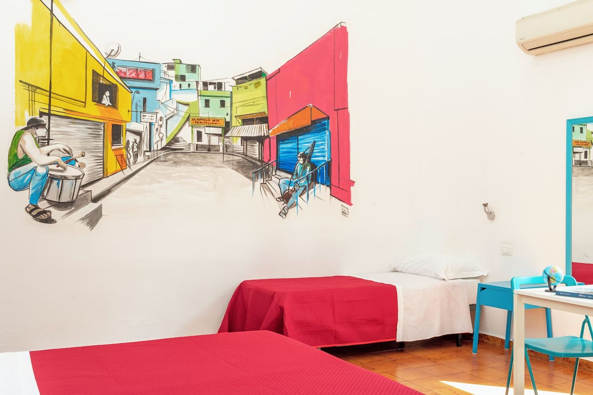Superior-Dreibettzimmer, mit Bad | 2 Schlafzimmer, individuell dekoriert, individuell eingerichtet