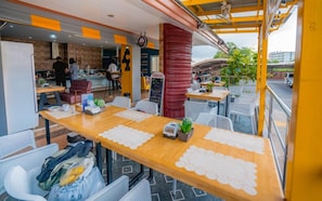 Restaurant - Preechana Golden Place Service Apartment (Rayong)