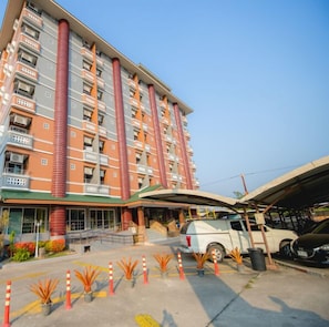 Exterior - Preechana Golden Place Service Apartment (Rayong)