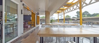 Preechana Golden Place Service Apartment