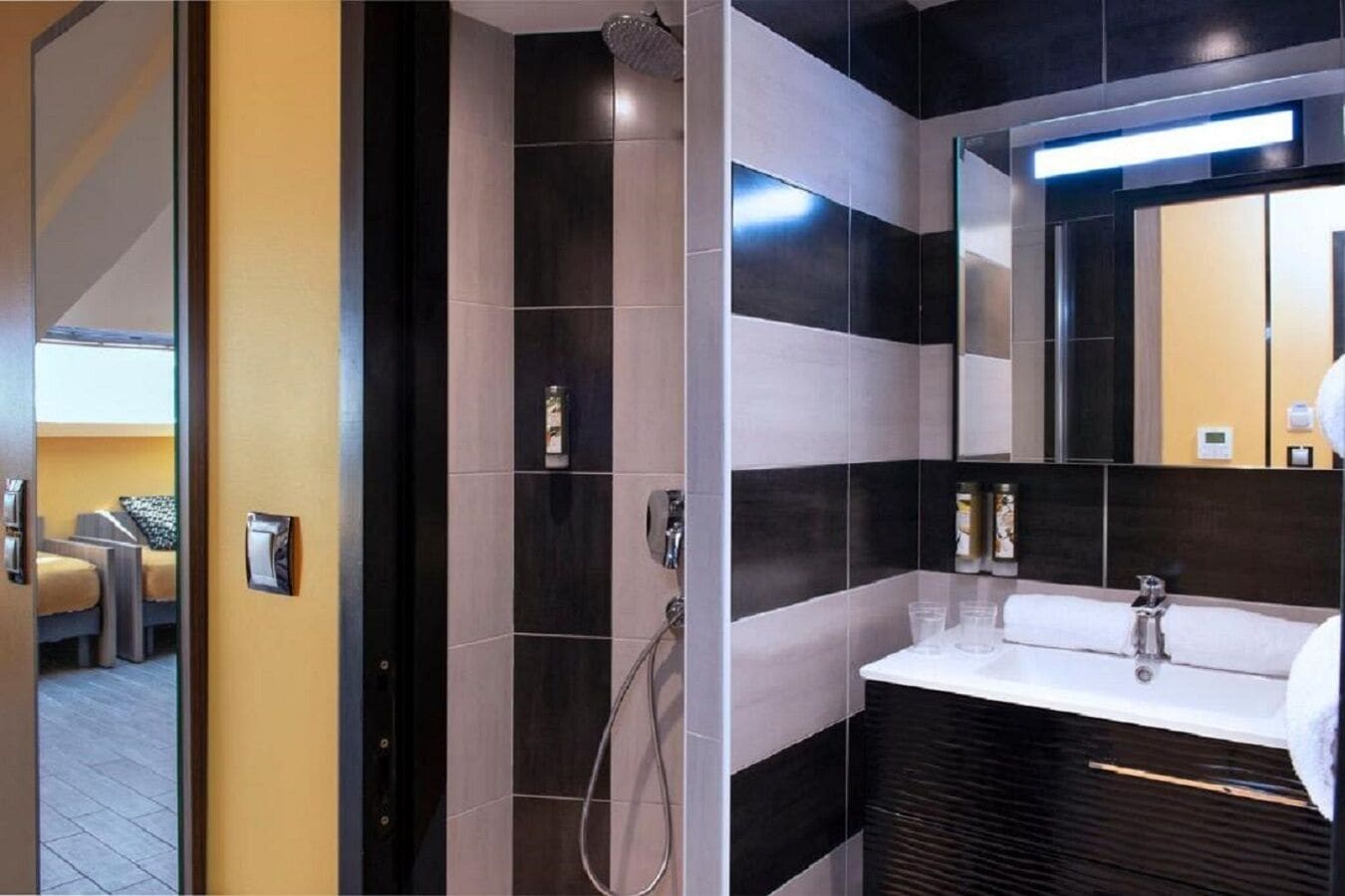 淋浴设施、吹风机、毛巾