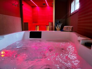 Body treatments, Swedish massages, body scrubs, facials - Unique Hotel & Residence (Saint-Raphael)