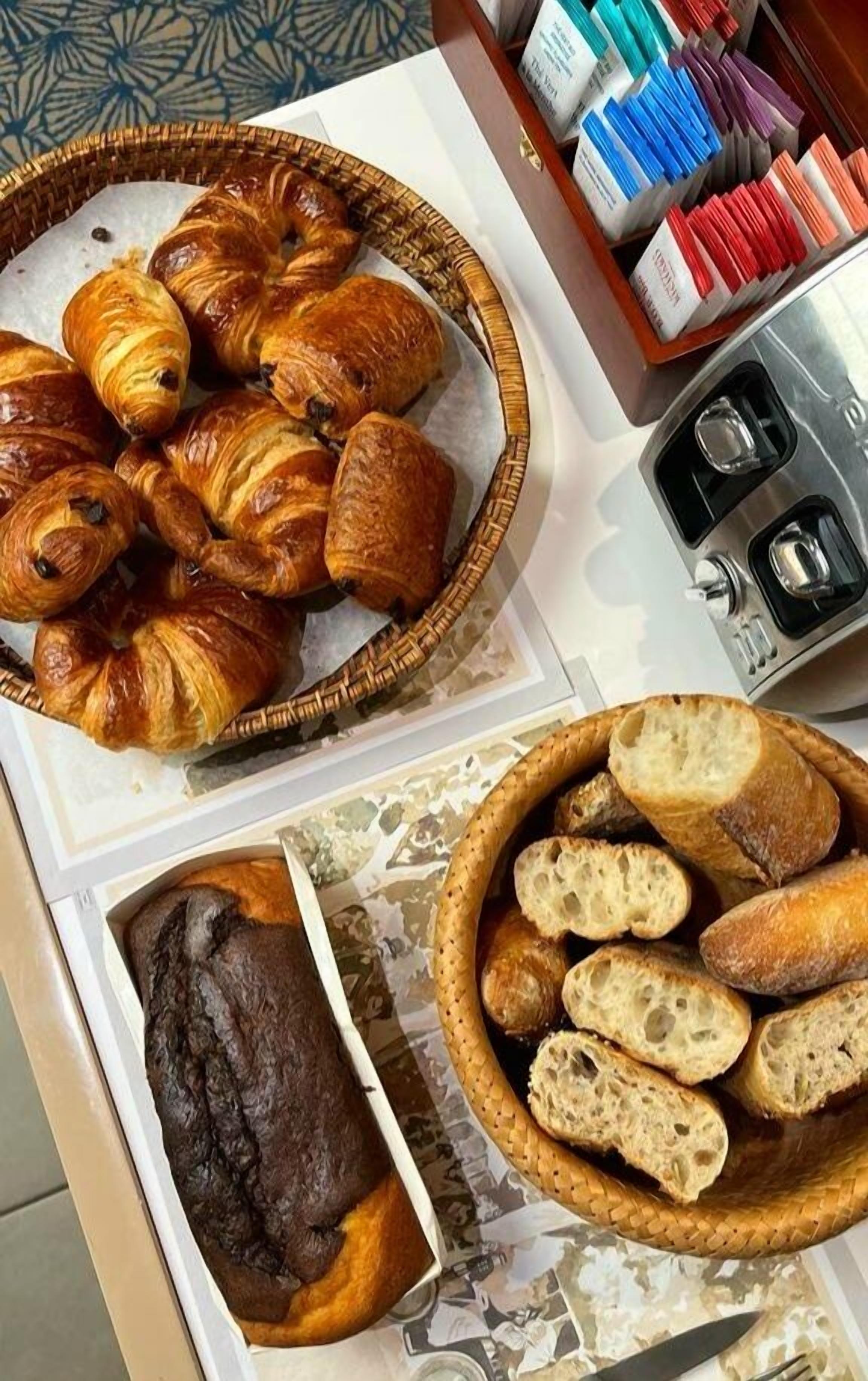 daily continental breakfast (eur 16 per person)
