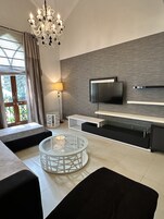 Luxury Villa | Egyptian cotton sheets, premium bedding, pillowtop beds, blackout drapes