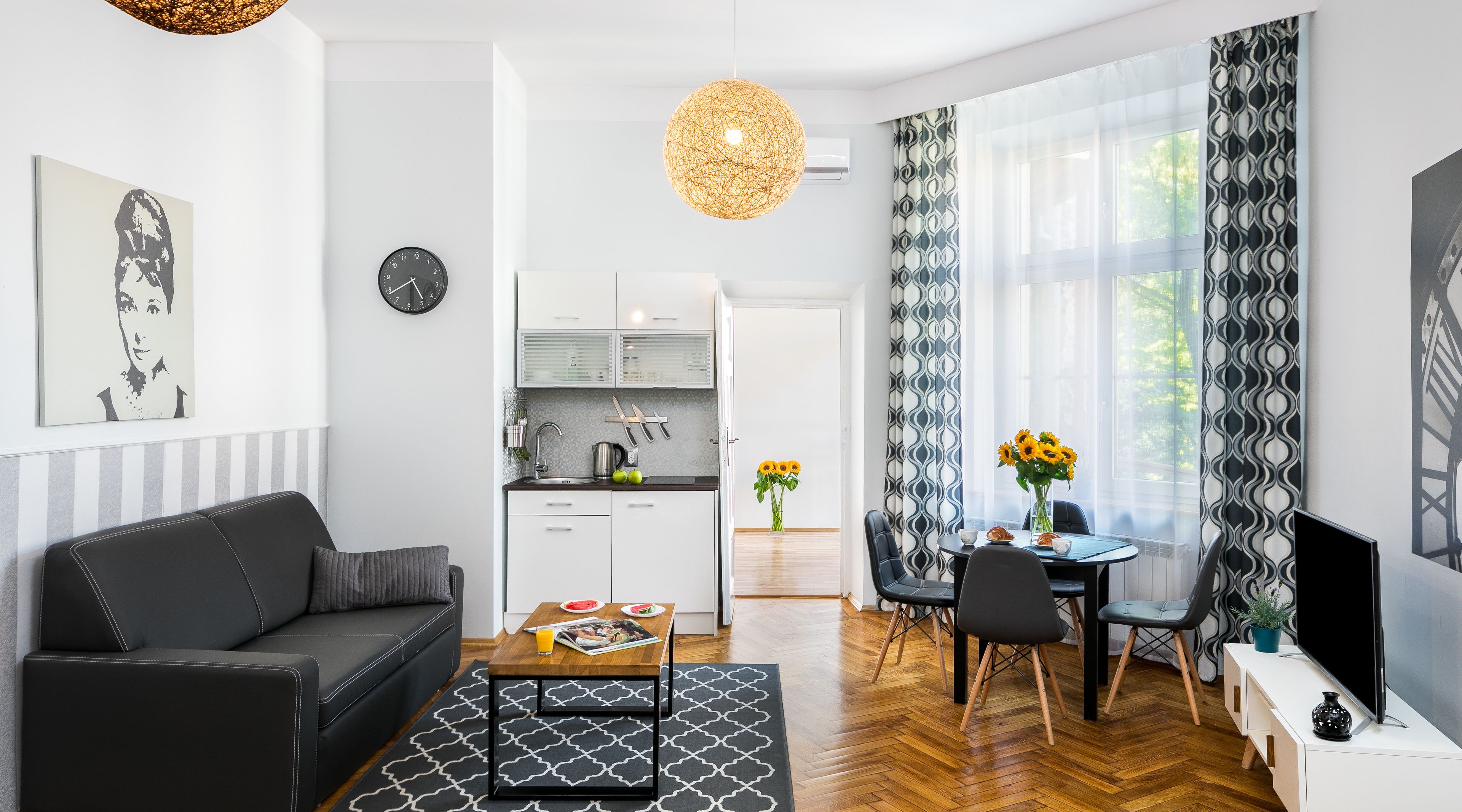 Suite monolocale Deluxe, 1 camera da letto, vista città (number 1) | 1 camera, biancheria da letto di alta qualità, ferro/asse da stiro