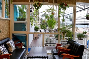 Àrea amb seients del vestíbul