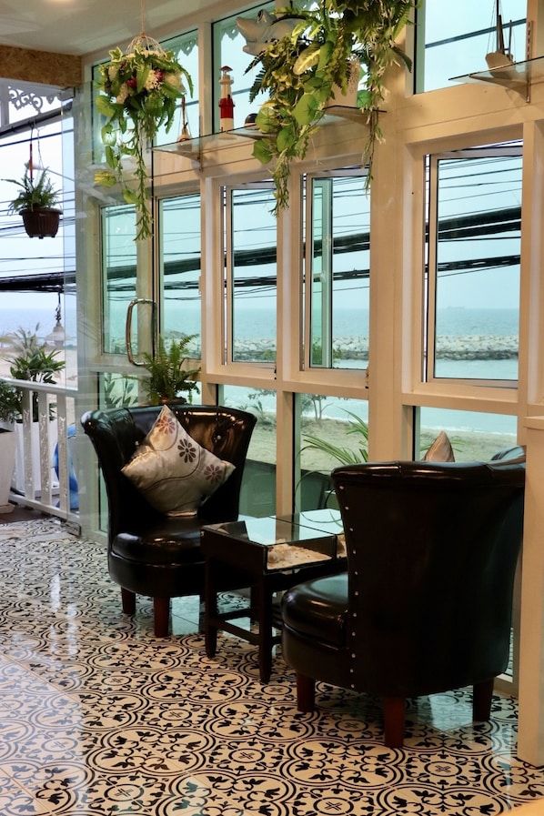 Àrea amb seients del vestíbul