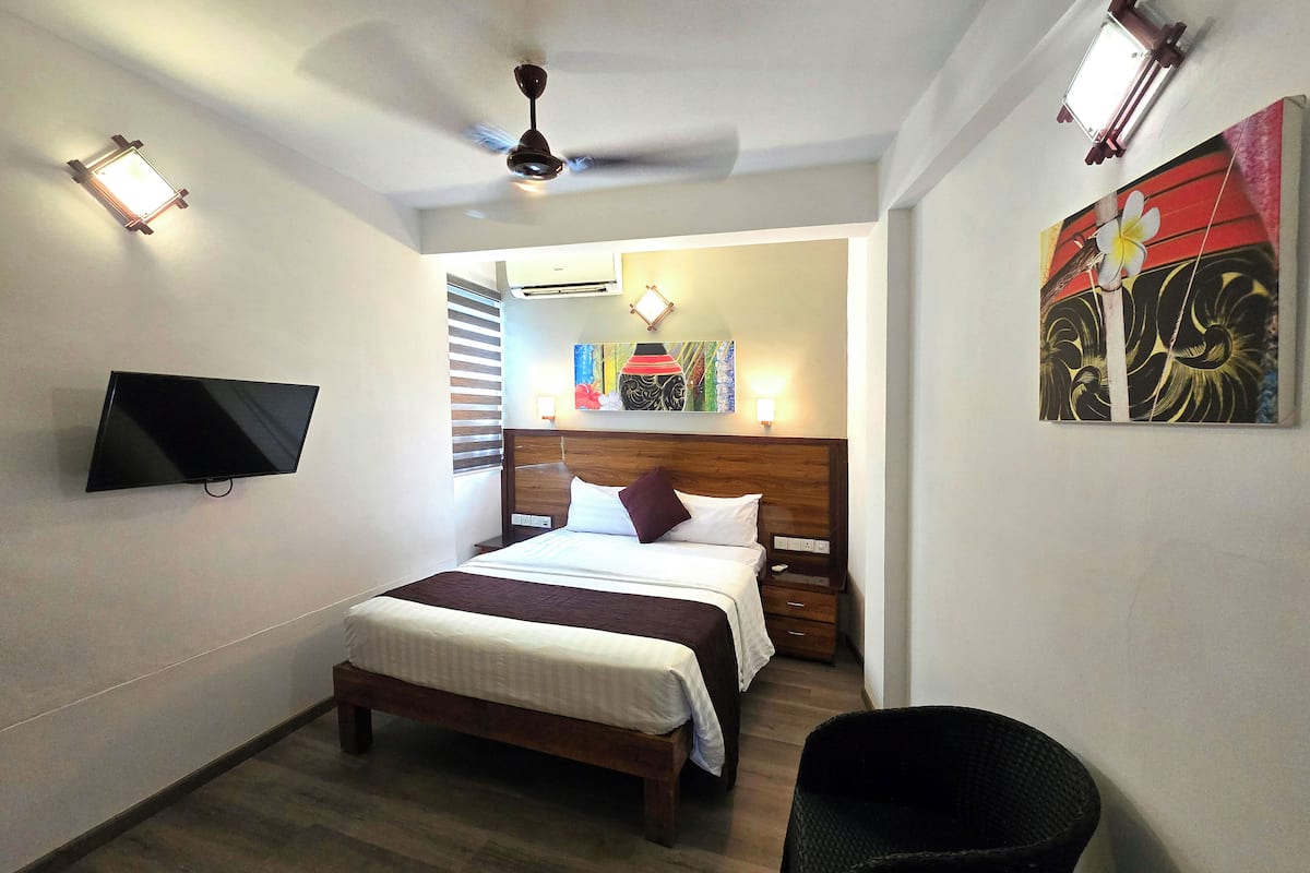 Superior Double Room | In-room safe, desk, free WiFi, bed sheets