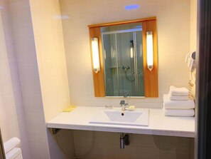 Senior-Zimmer, 1 Queen-Bett | Badezimmer
