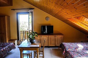 Dreibettzimmer | Zimmersafe, kostenloses WLAN, Bettwäsche
