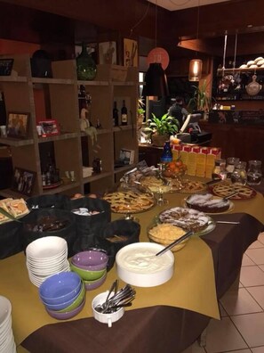 Tägliches inbegriffenes Frühstücksbuffet