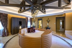 1 habitación, ropa de cama de alta calidad y minibar 