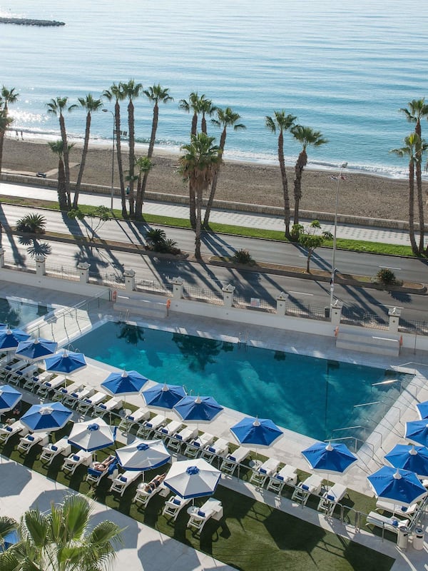 Seasonal outdoor pool, pool umbrellas, sun loungers