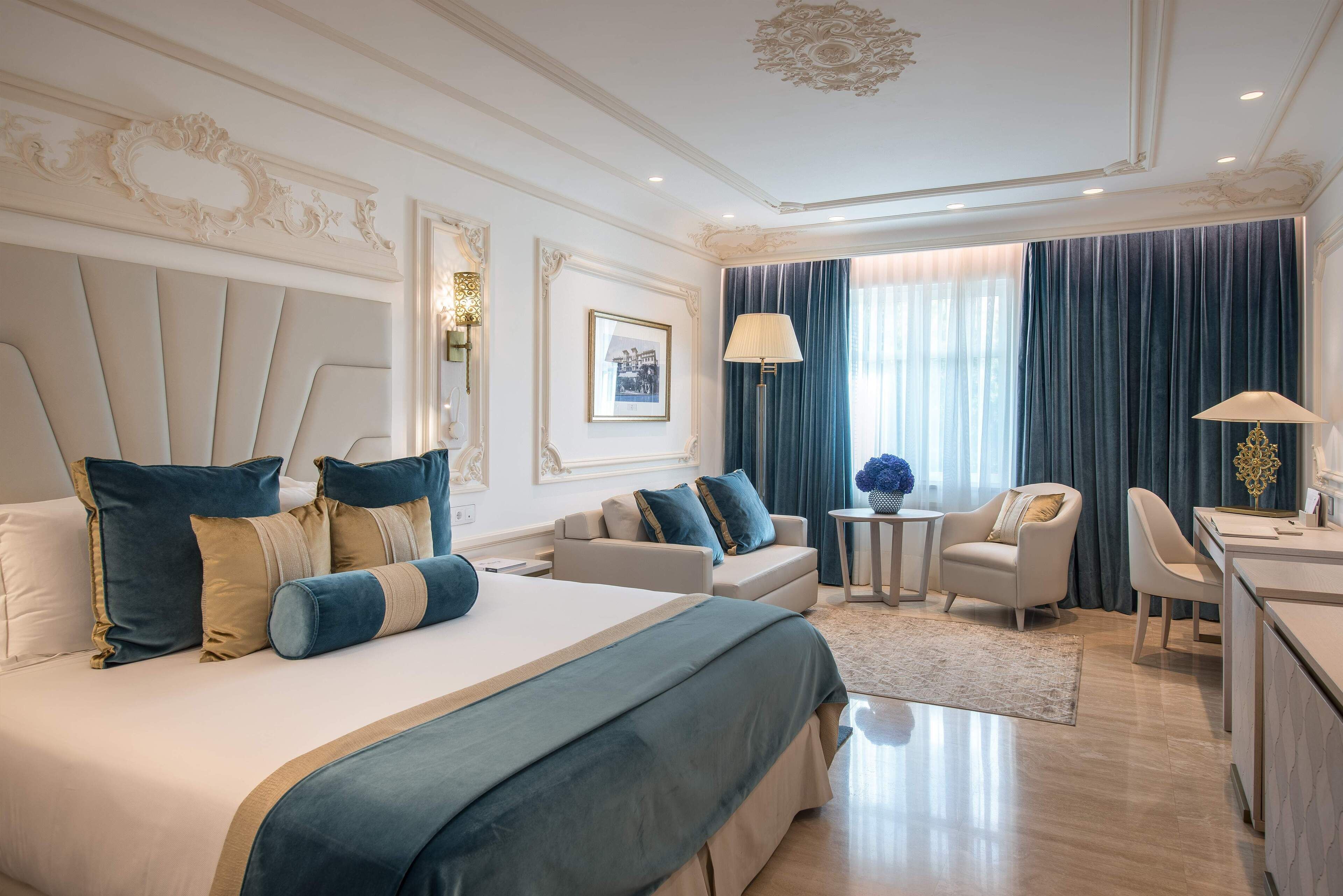 1 bedroom, premium bedding, minibar, in-room safe