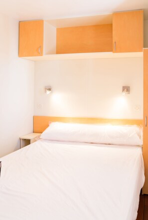 Bungalow, 2 Bedrooms, Terrace | In-room safe, blackout curtains, free WiFi