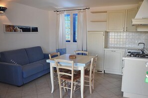 Villa - 2 soveværelser | Opholdsområde | Tv