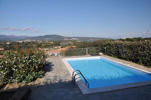 Seasonal outdoor pool, pool umbrellas, pool loungers - Villa Moreno 05 (Budoni)