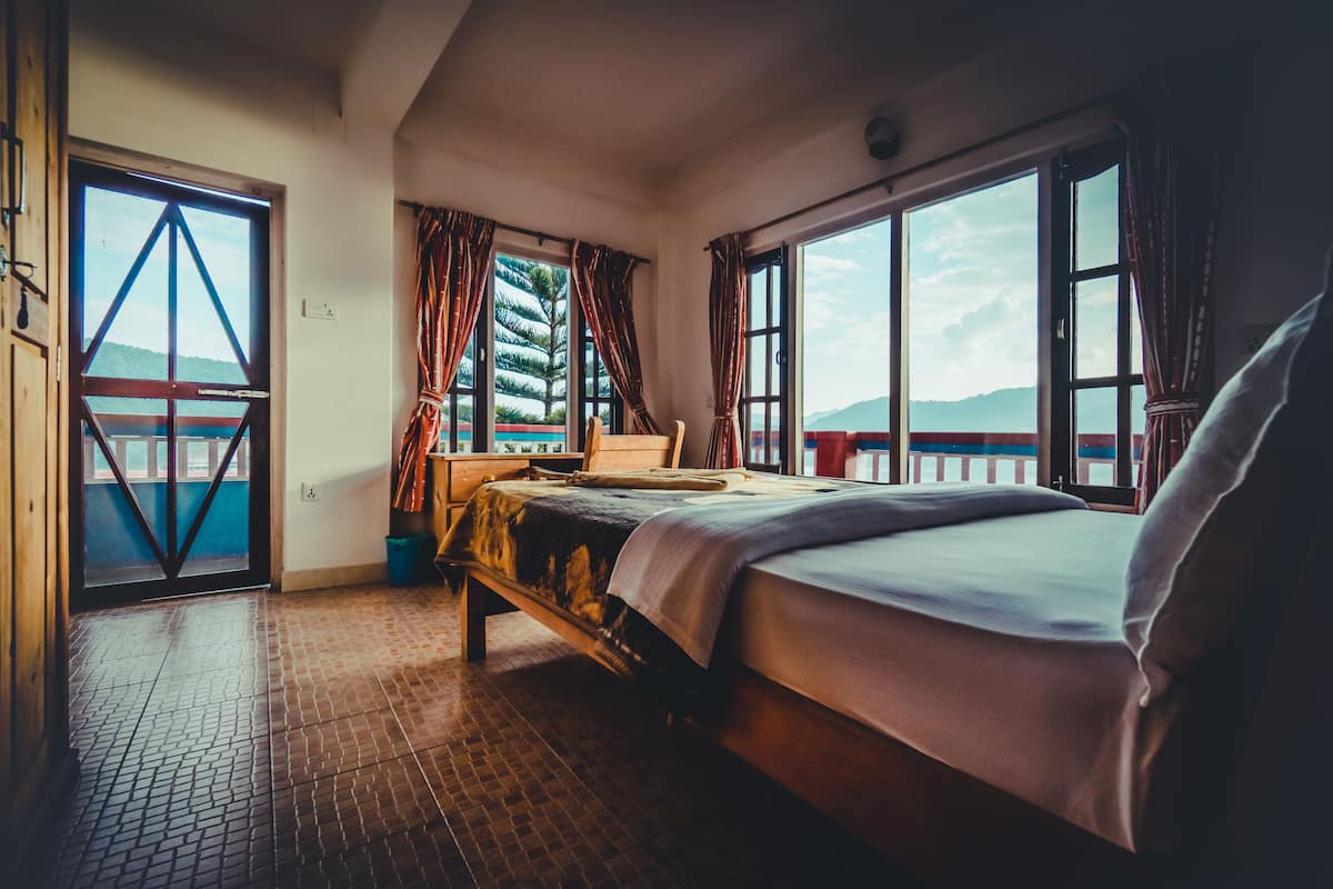 Free WiFi, bed sheets