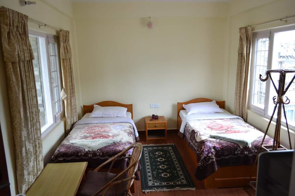 In-room safe, desk, soundproofing, free WiFi